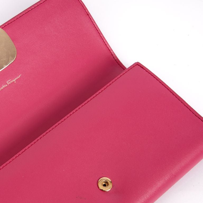 Vara Bow Wallet in Pink, Leather