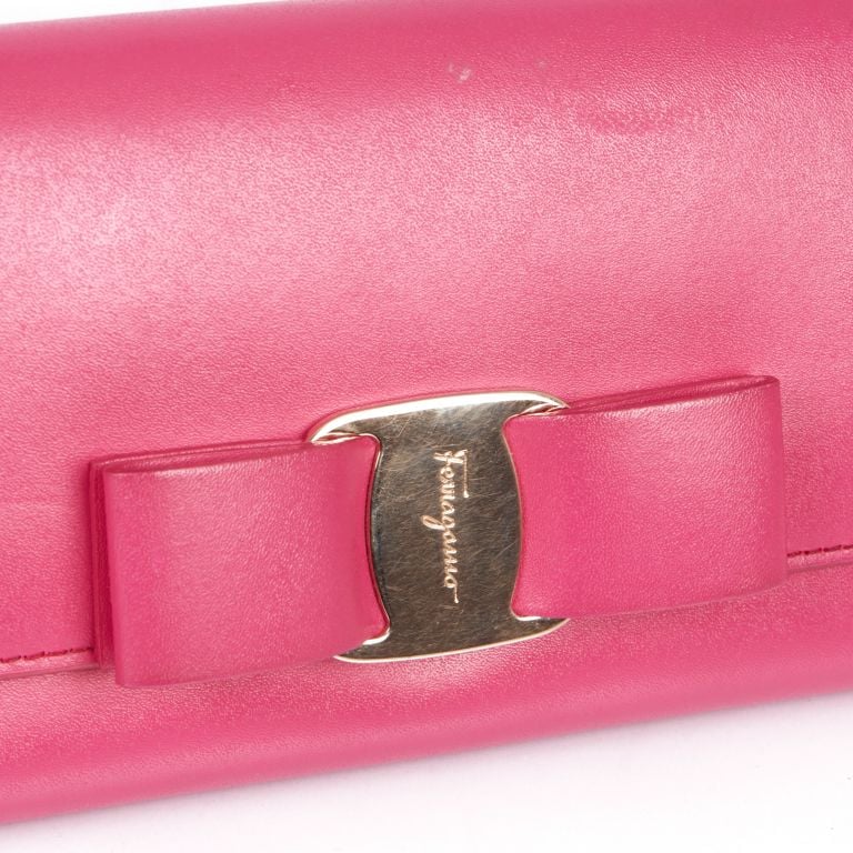 Salvatore Ferragamo Vara Bow Wallet in Pink, Leather