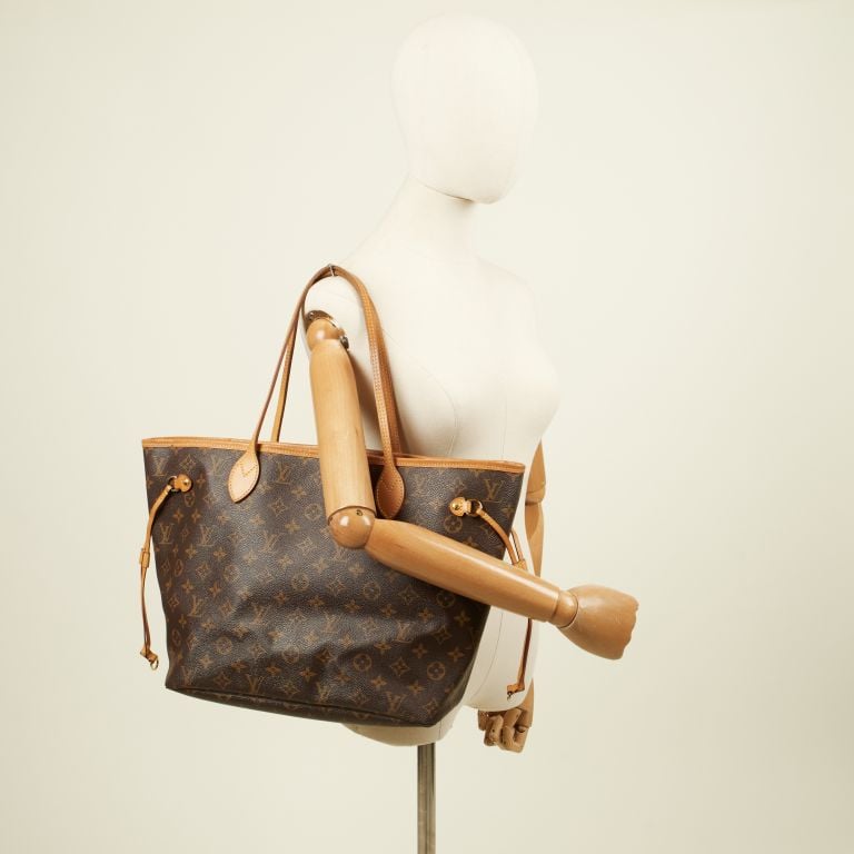 Louis Vuitton Neverfull MM in Monogram, Canvas Handbag Clinic