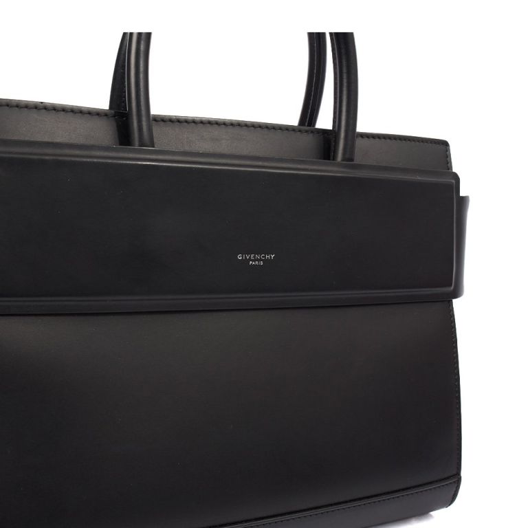 Givenchy Horizon Medium in Black Leather Handbag Clinic