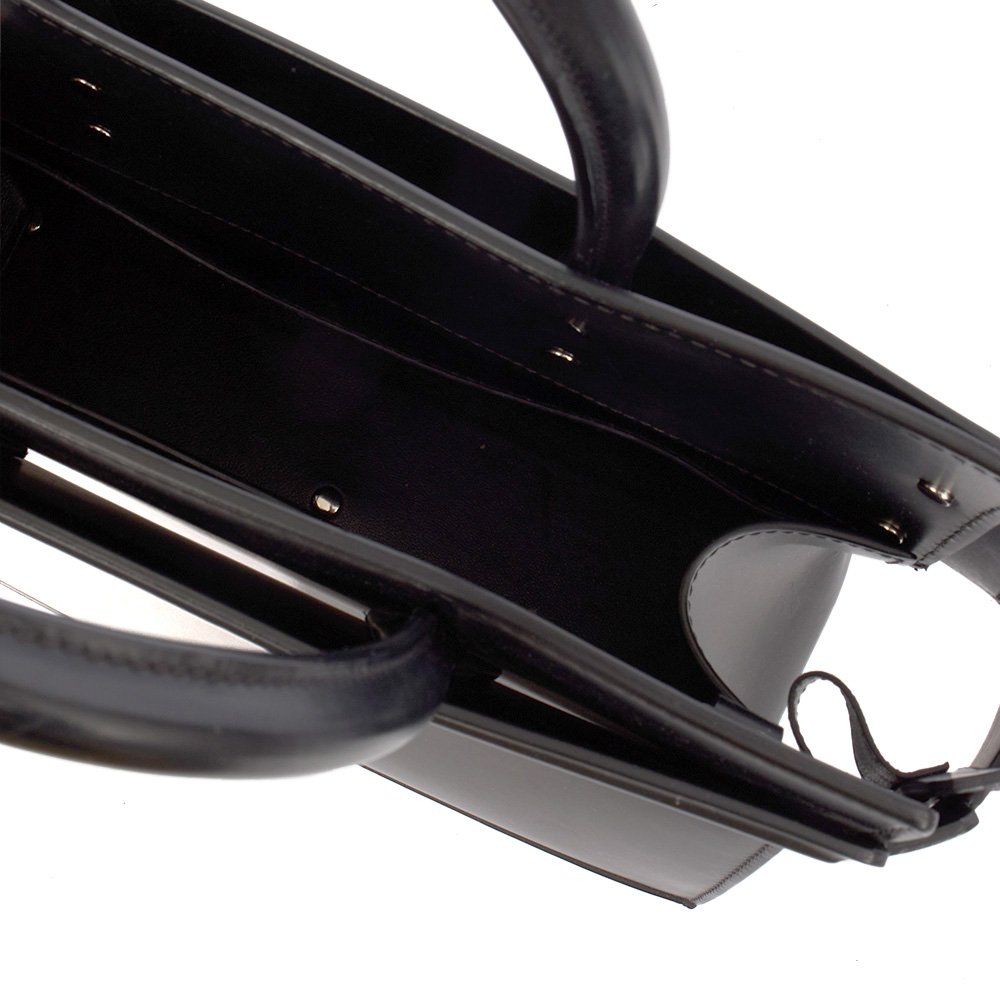Horizon - Medium in Black, Leather 4